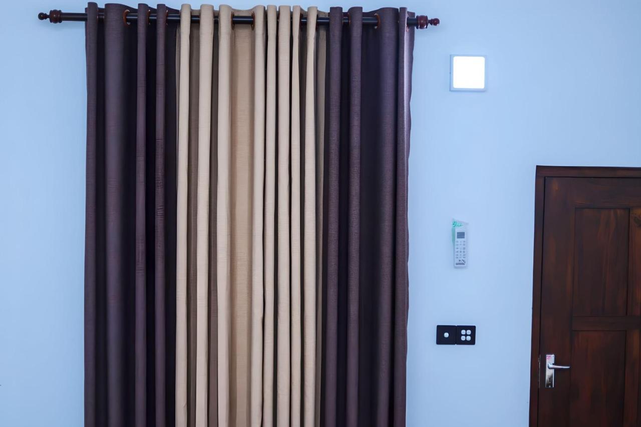Royal Hub Otel Kudapaduwa Dış mekan fotoğraf