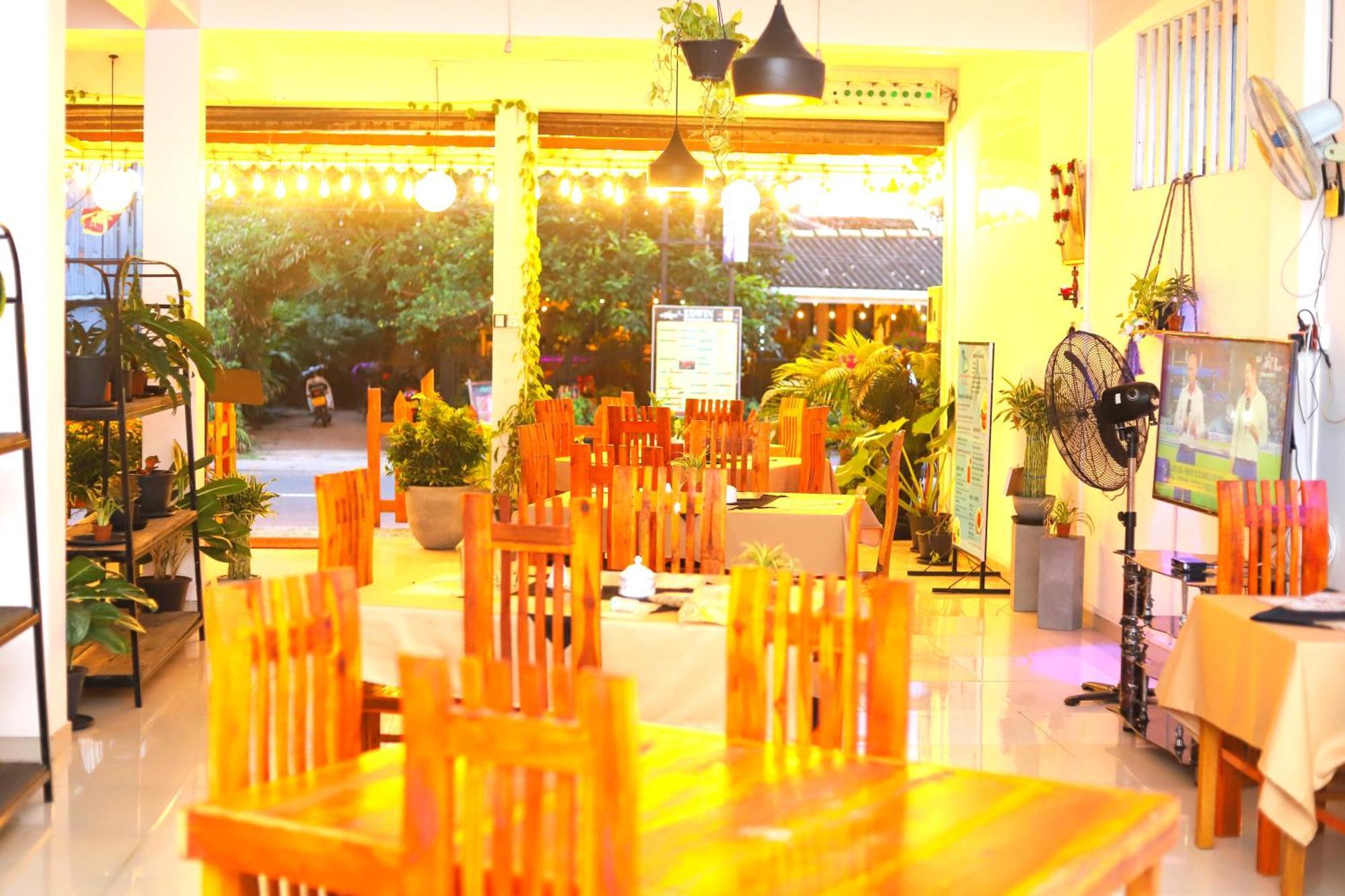 Royal Hub Otel Kudapaduwa Dış mekan fotoğraf