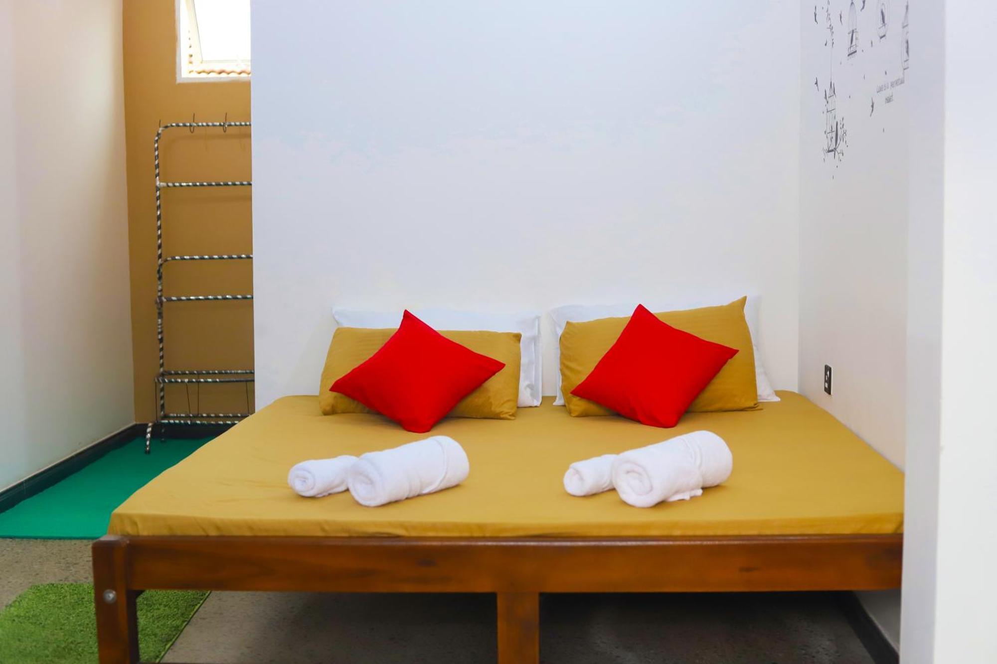 Royal Hub Otel Kudapaduwa Dış mekan fotoğraf